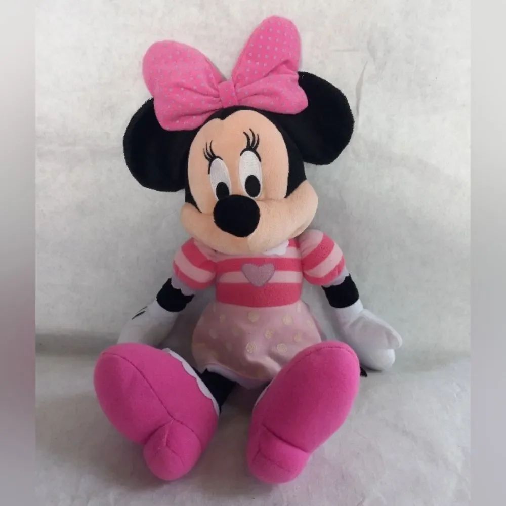 Disney Minnie Mouse 18 Inch Plush